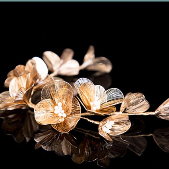 Gold pedal flower Bridal large headpiece hairpiece
